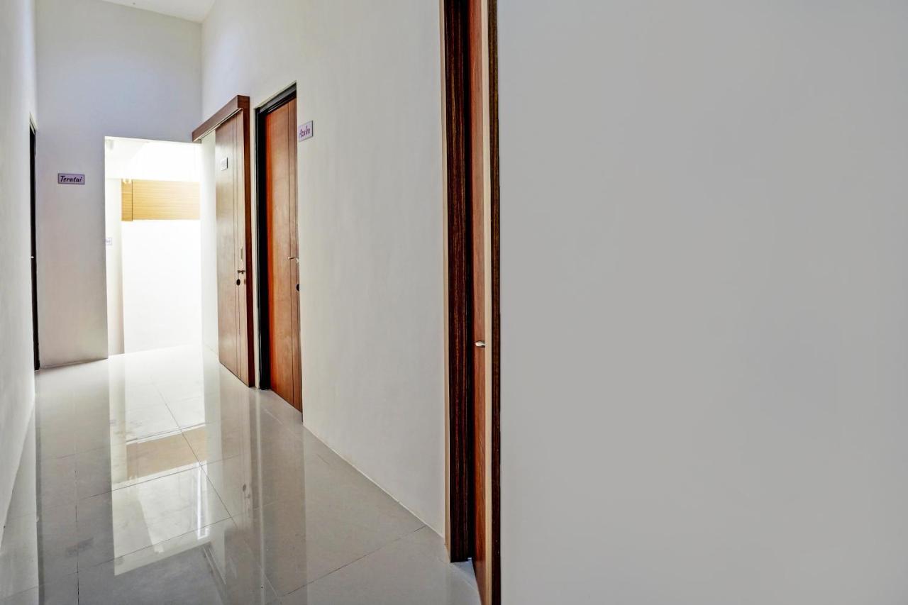 Oyo 92435 Sunlo Cozy Home Family Homestay Syariah Surabaja Zewnętrze zdjęcie