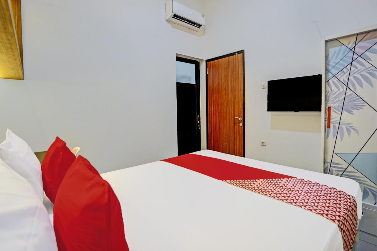 Oyo 92435 Sunlo Cozy Home Family Homestay Syariah Surabaja Zewnętrze zdjęcie