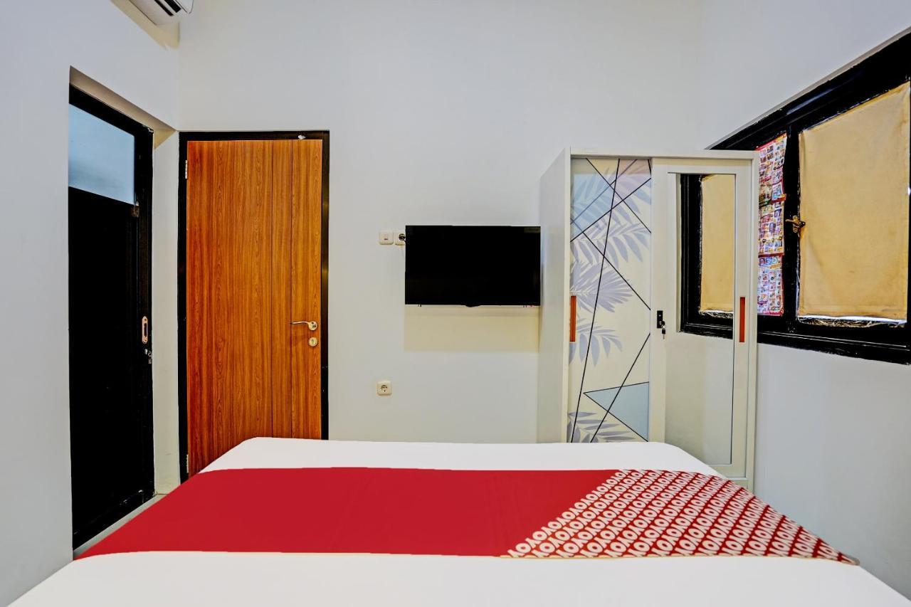 Oyo 92435 Sunlo Cozy Home Family Homestay Syariah Surabaja Zewnętrze zdjęcie