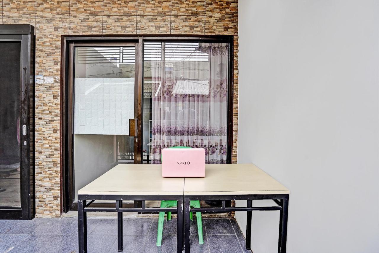 Oyo 92435 Sunlo Cozy Home Family Homestay Syariah Surabaja Zewnętrze zdjęcie